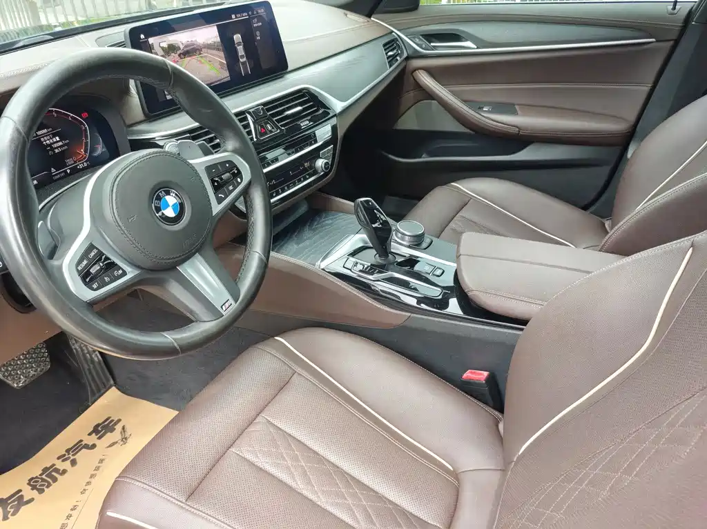 BMW 5 Series — миниатюра 7