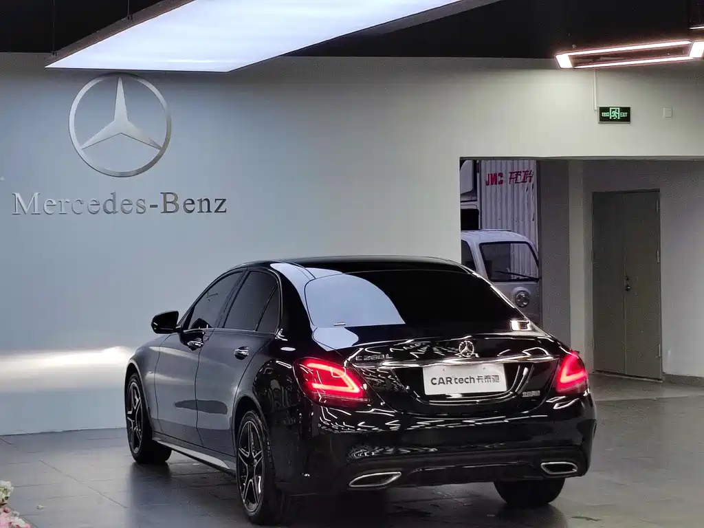 Mercedes-Benz C-Class — миниатюра 6