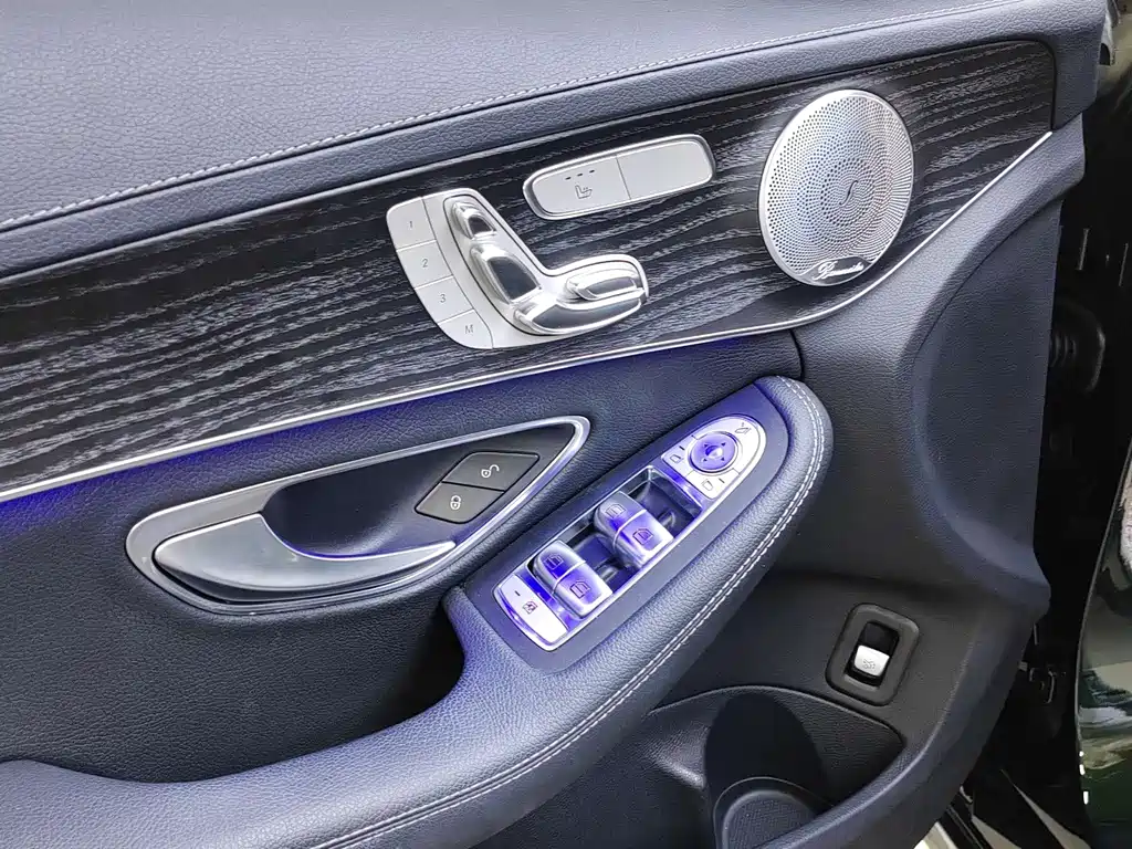 Mercedes-Benz C-Class — миниатюра 9