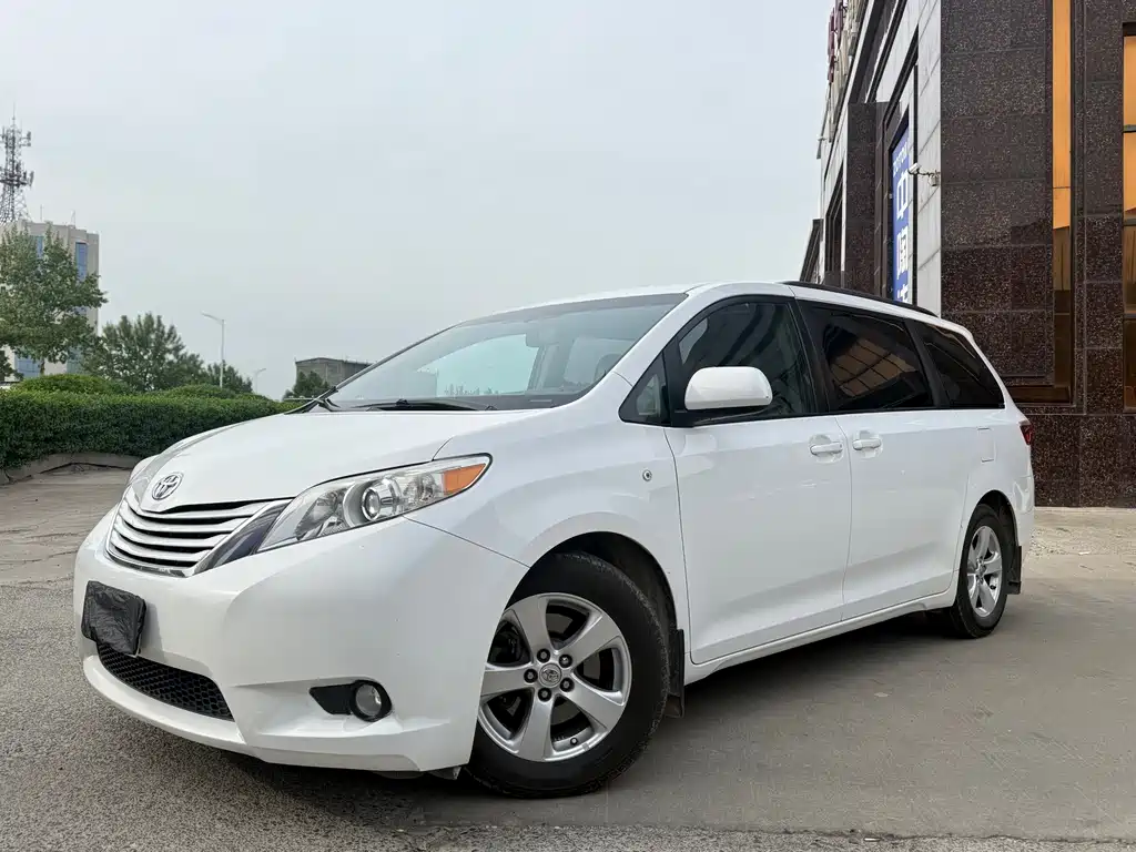 Toyota Sienna 2016