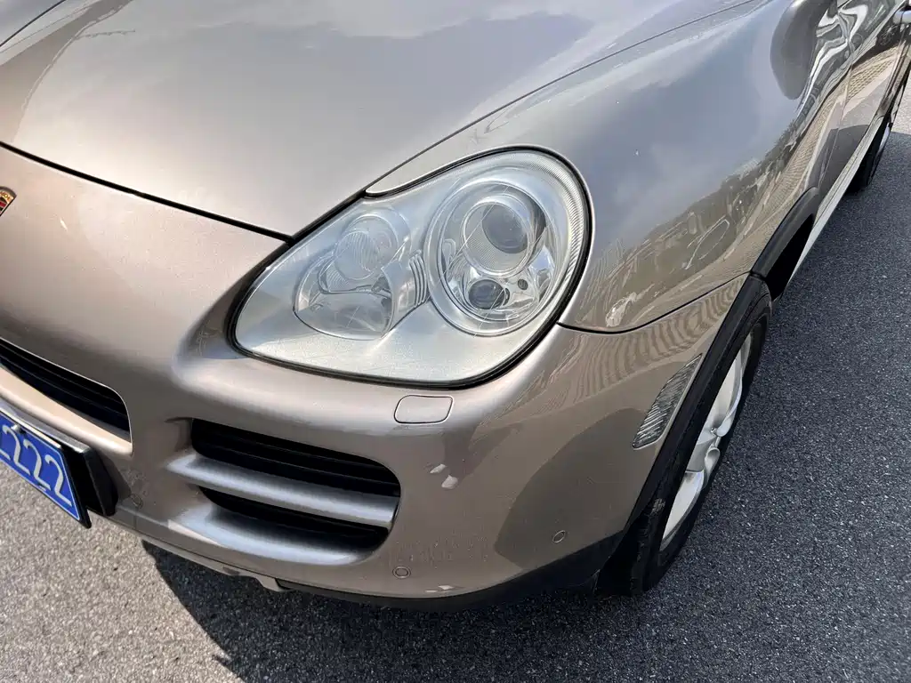 Porsche Cayenne — миниатюра 9