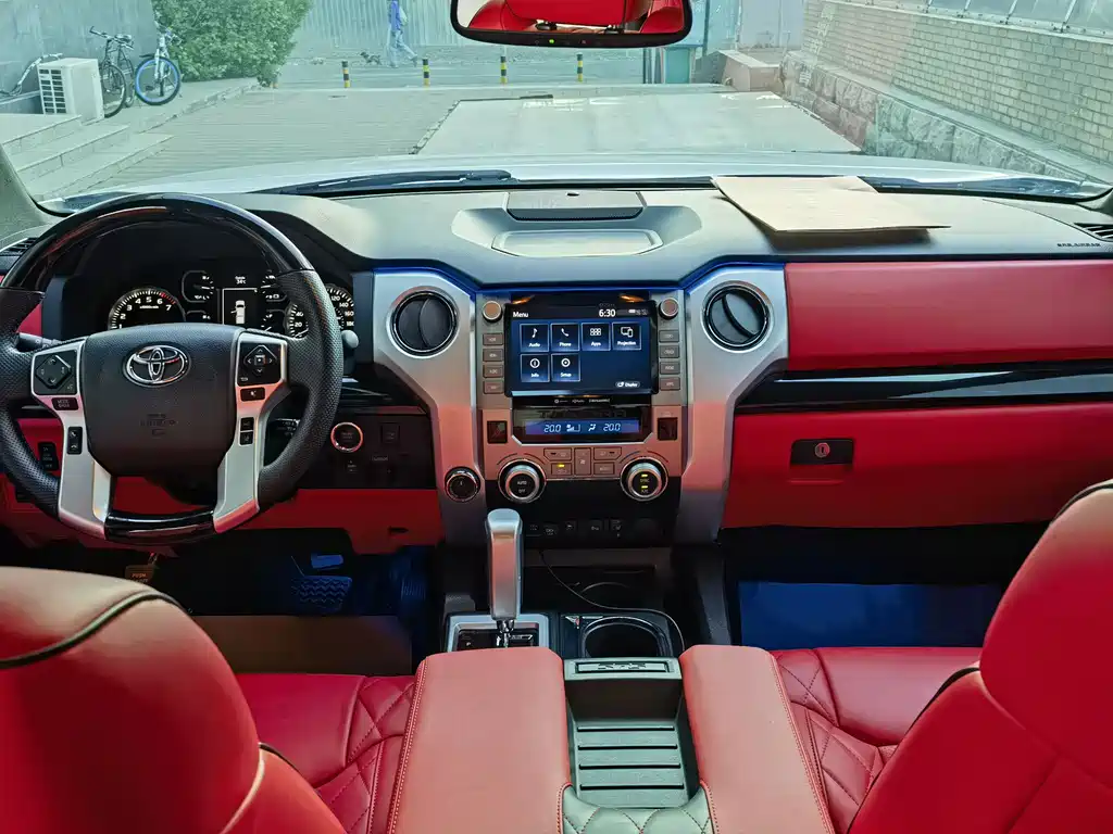 Toyota Tundra 2020 5.7L