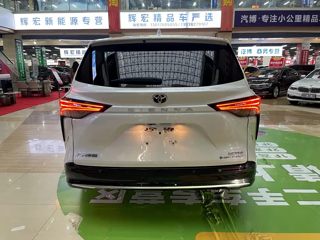 Toyota Sienna — миниатюра 7