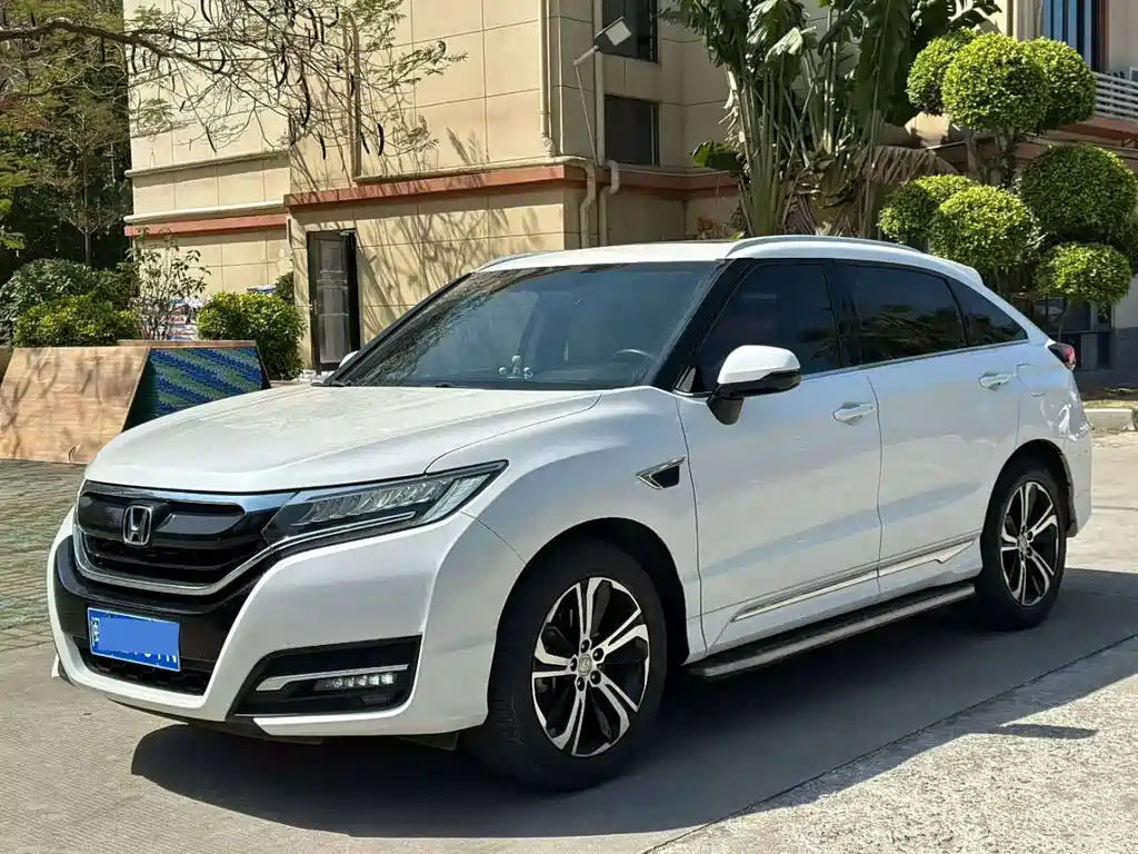 HONDA UR V