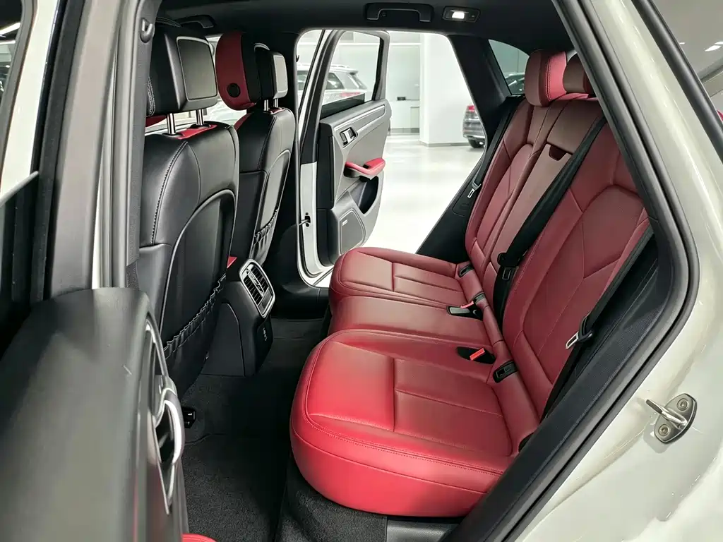 Porsche Macan — миниатюра 13