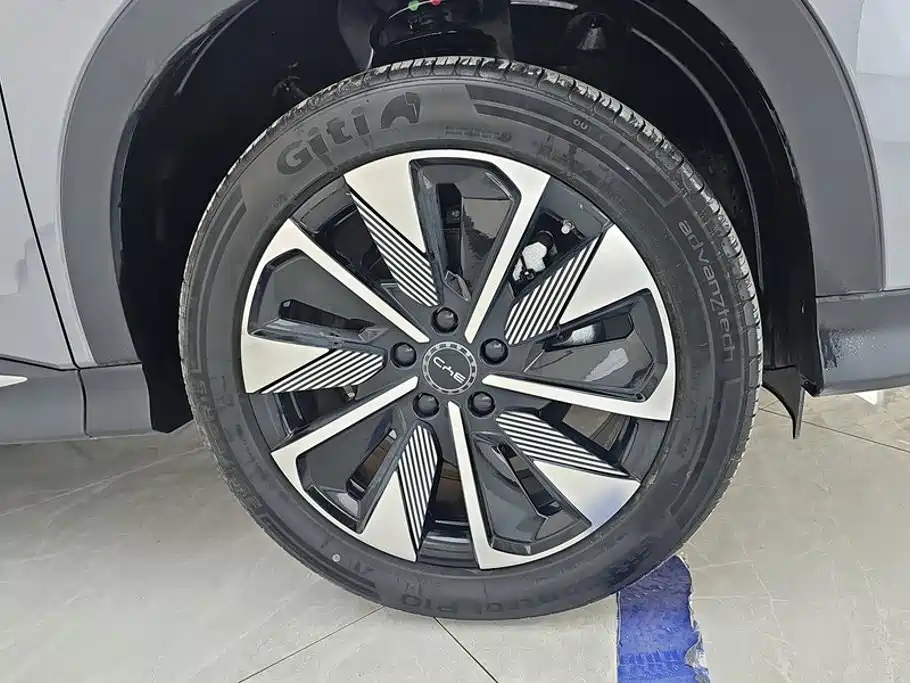 BYD PLUS New Energy — миниатюра 6