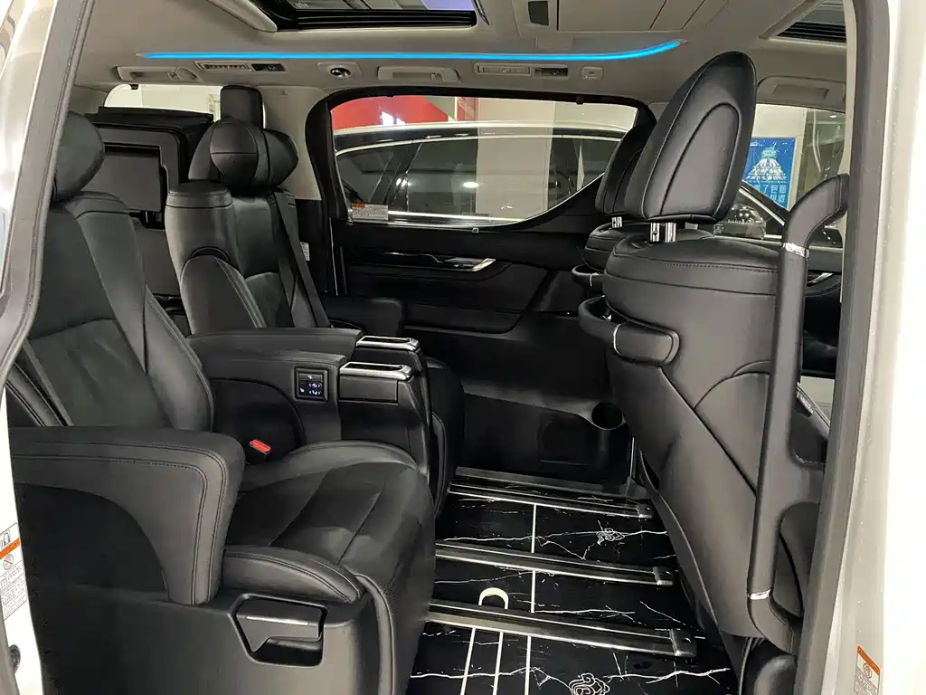 Toyota Vellfire — миниатюра 15