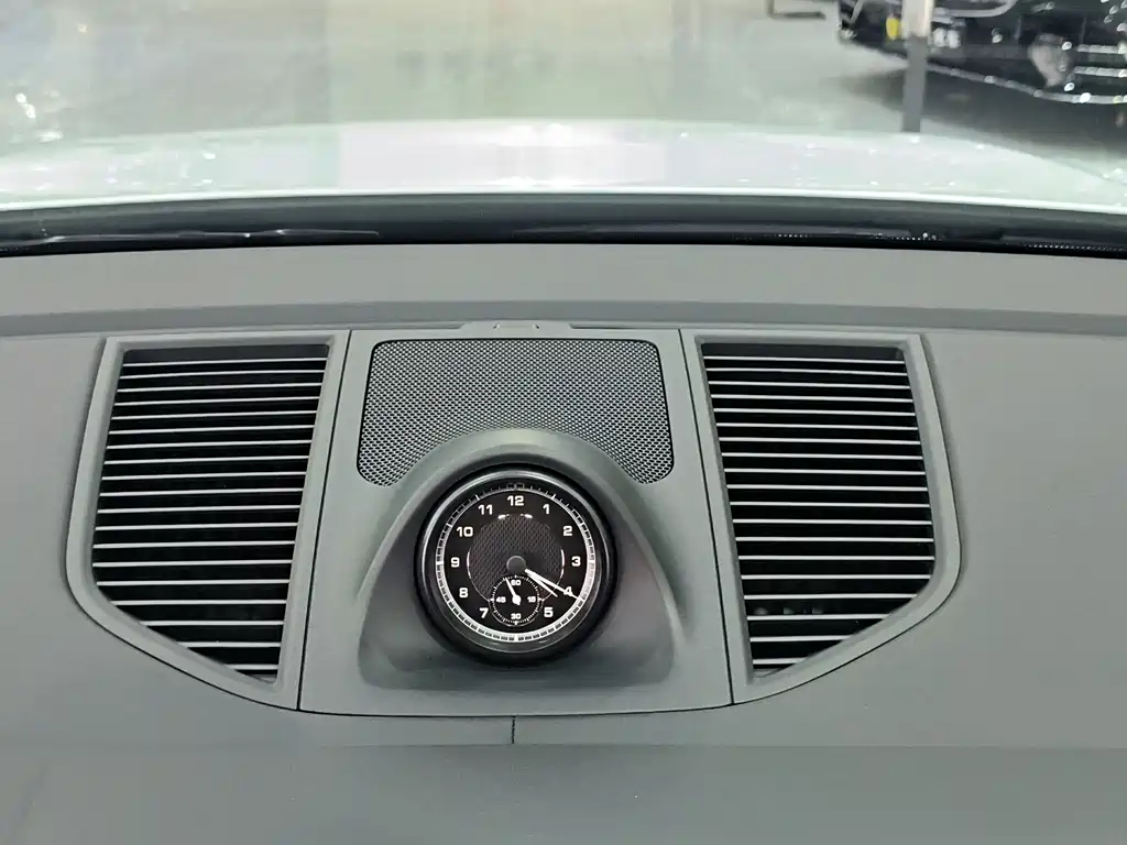 Porsche Macan — миниатюра 10