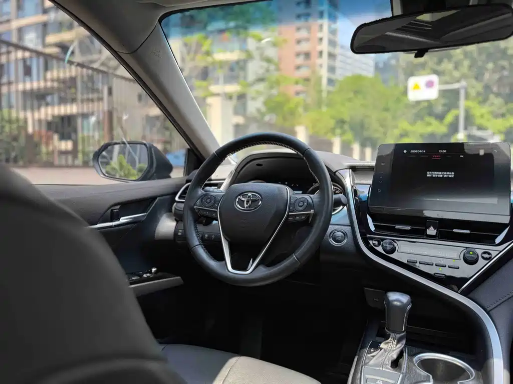 Toyota Camry — миниатюра 14