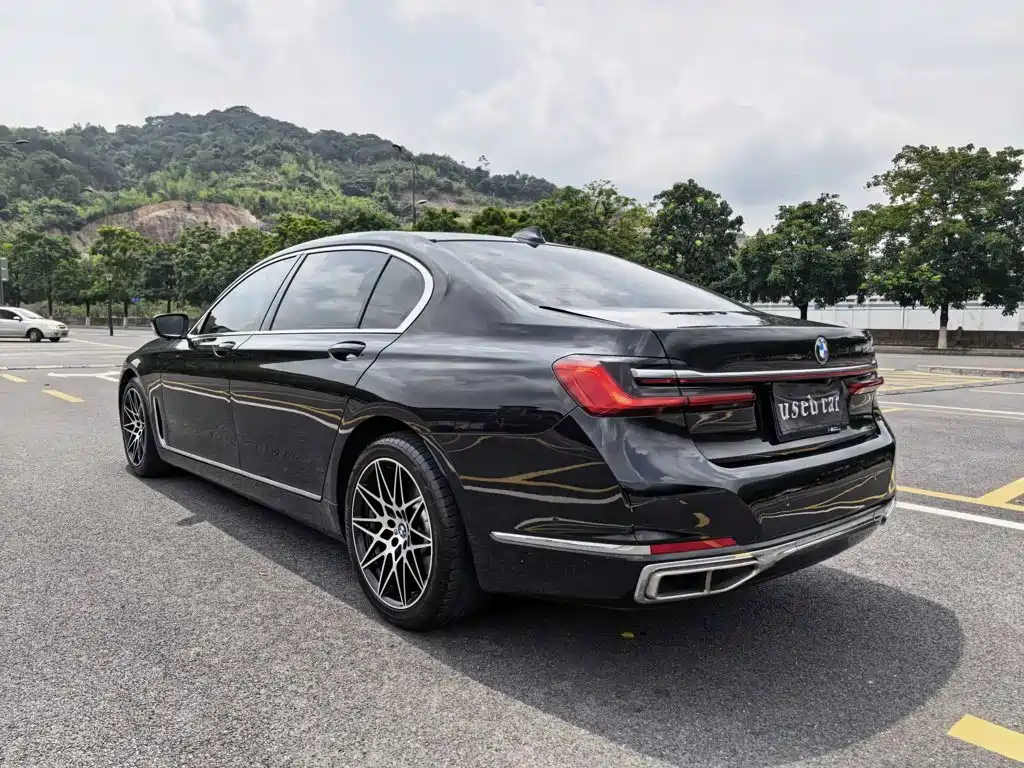 BMW 7 Series — миниатюра 4