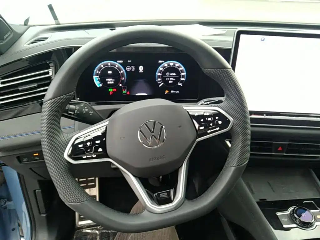Volkswagen Tiguan L — миниатюра 11