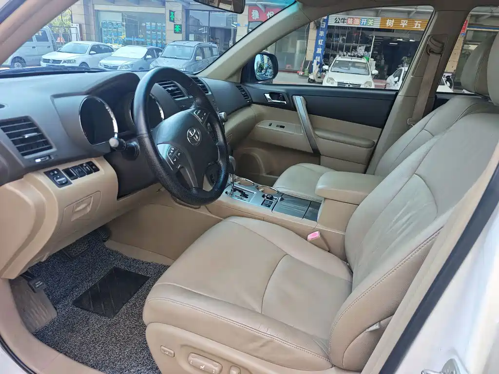 Toyota Highlander — миниатюра 8