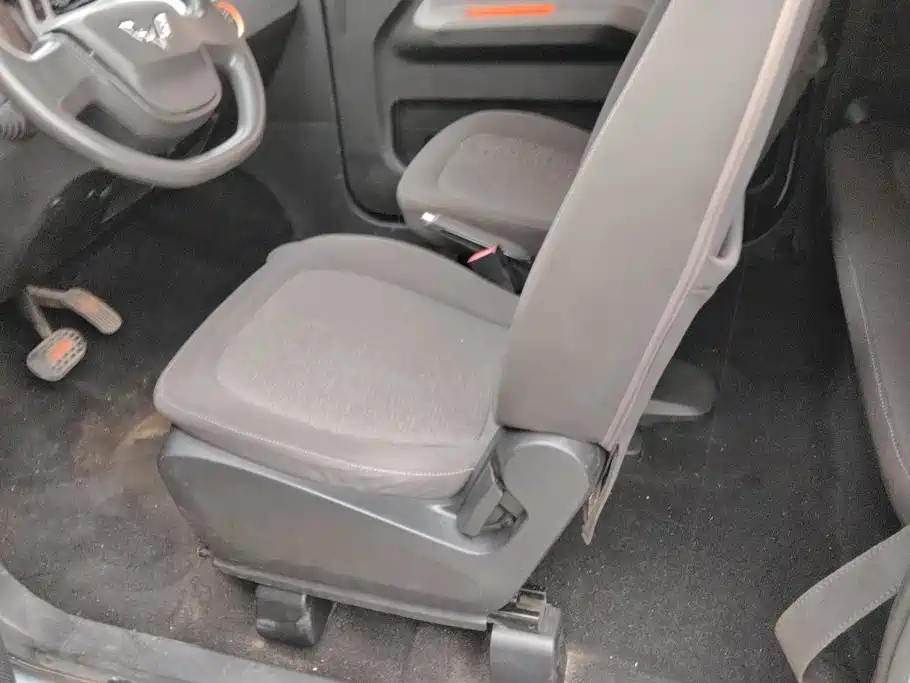 Wuling MINIEV — миниатюра 9