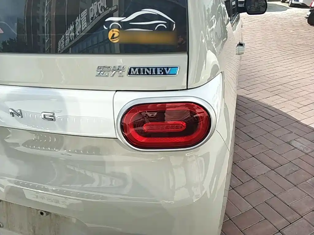 Wuling MINIEV — миниатюра 8