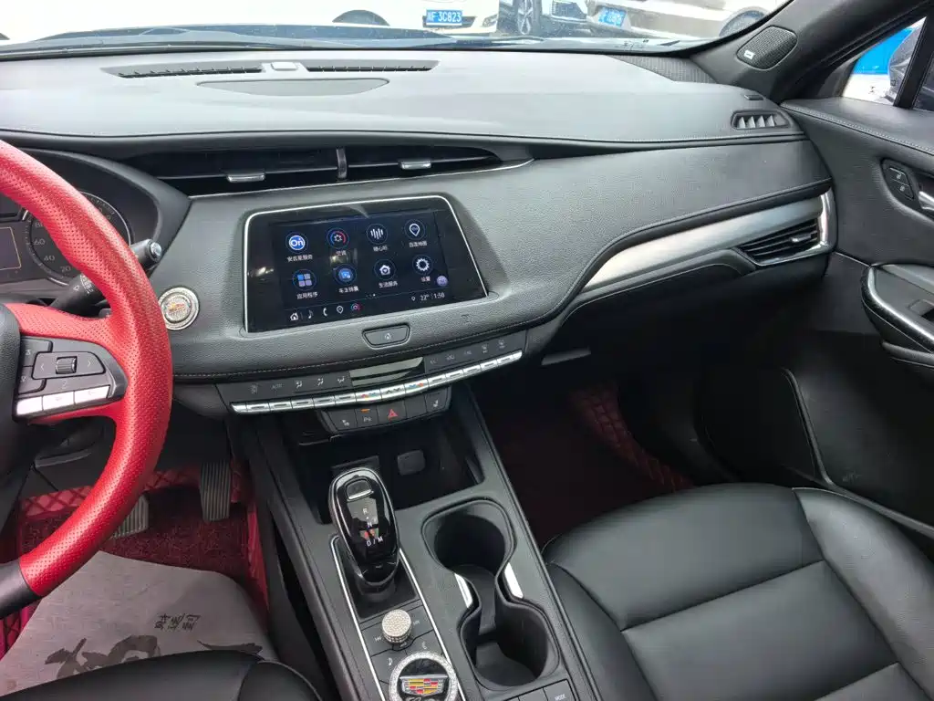 Cadillac XT4 — миниатюра 12
