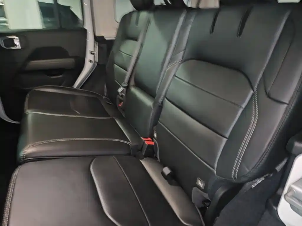 Jeep Wrangler PHEV — миниатюра 17