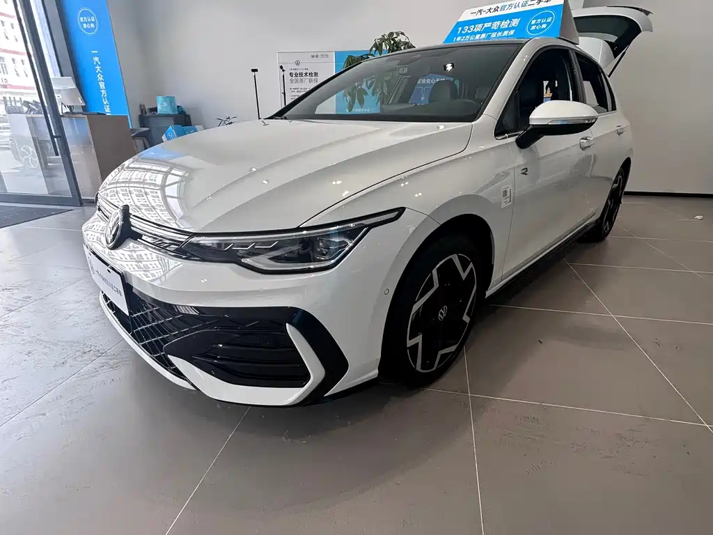 Volkswagen Golf 2025