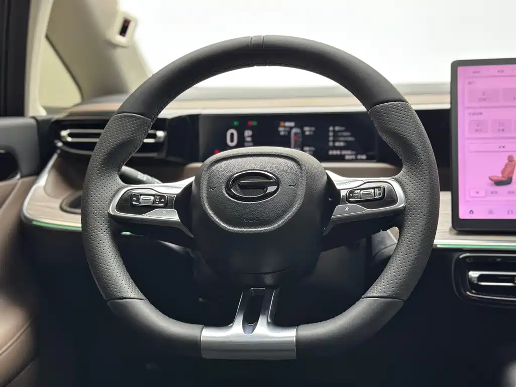 GAC Motor Trumpchi E8 PHEV — миниатюра 11