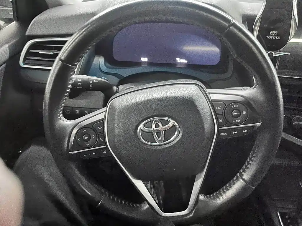 Toyota Camry 2021 2.0G Luxury