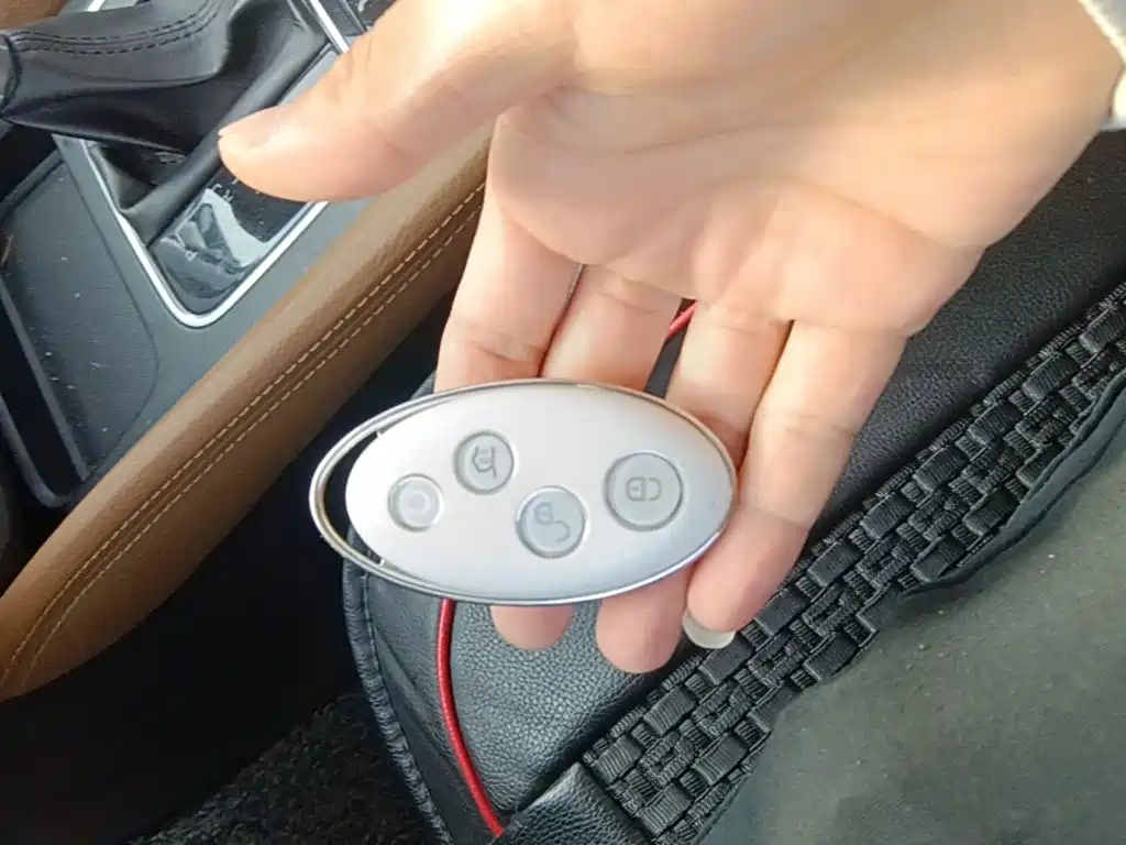 BYD MAX — миниатюра 9