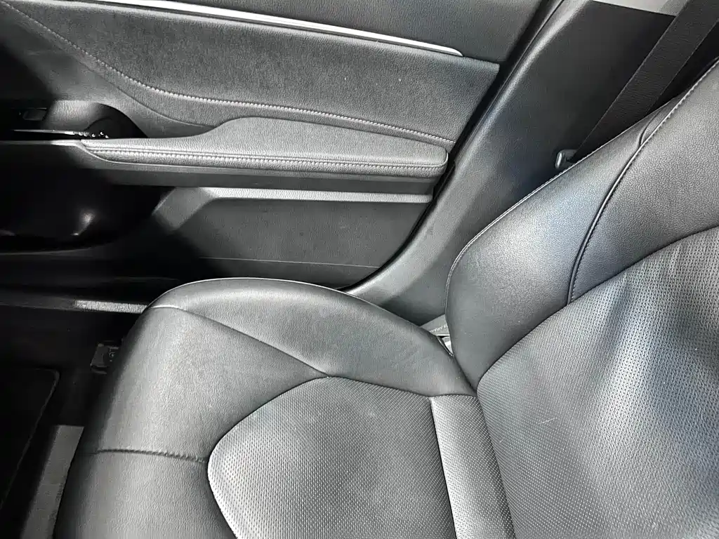 Toyota Camry 2021 2.0G Luxury