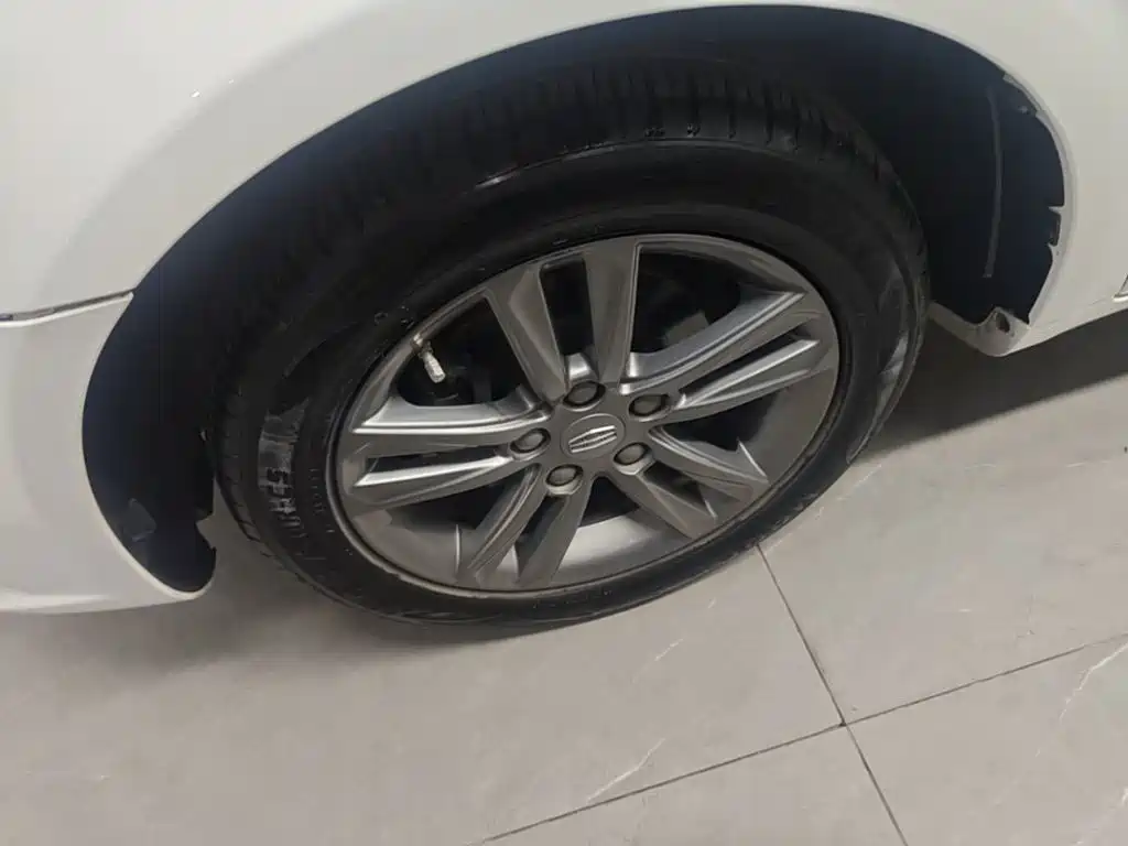 Geely Emgrand — миниатюра 23