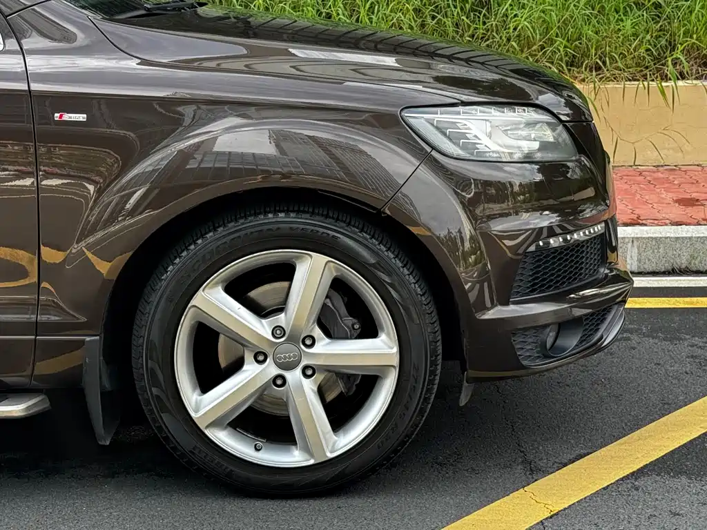Audi Q7 — миниатюра 3