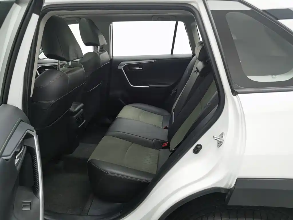 Toyota RAV4 — миниатюра 15