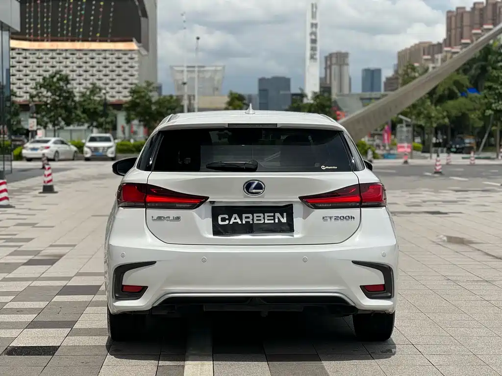 Lexus CT 2017 CT200h Comfort V