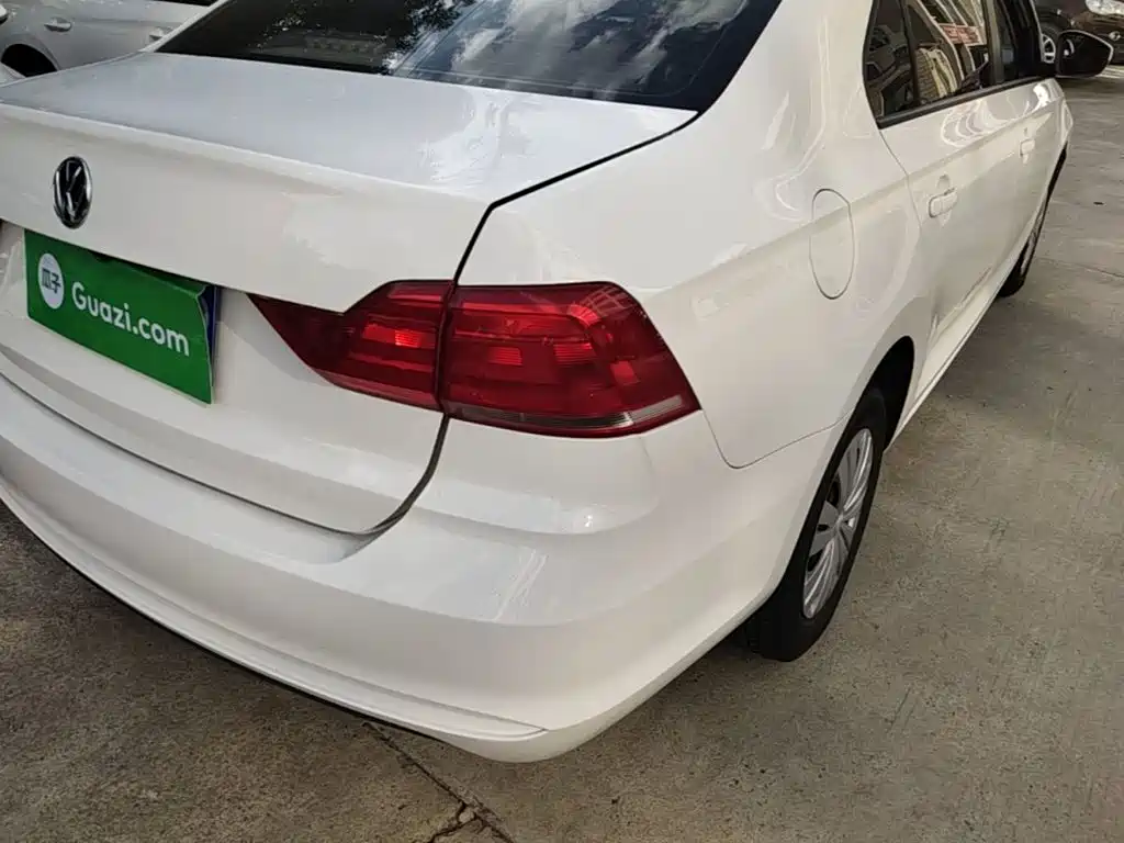 Volkswagen Santana — миниатюра 8