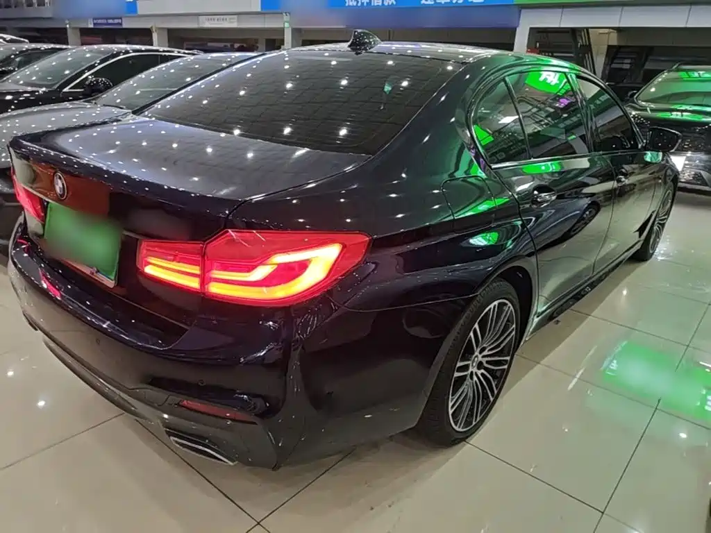 BMW 5 Series — миниатюра 7