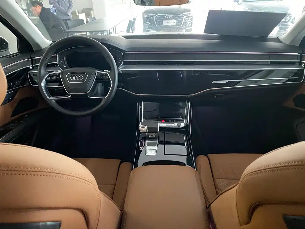 AUDI A8