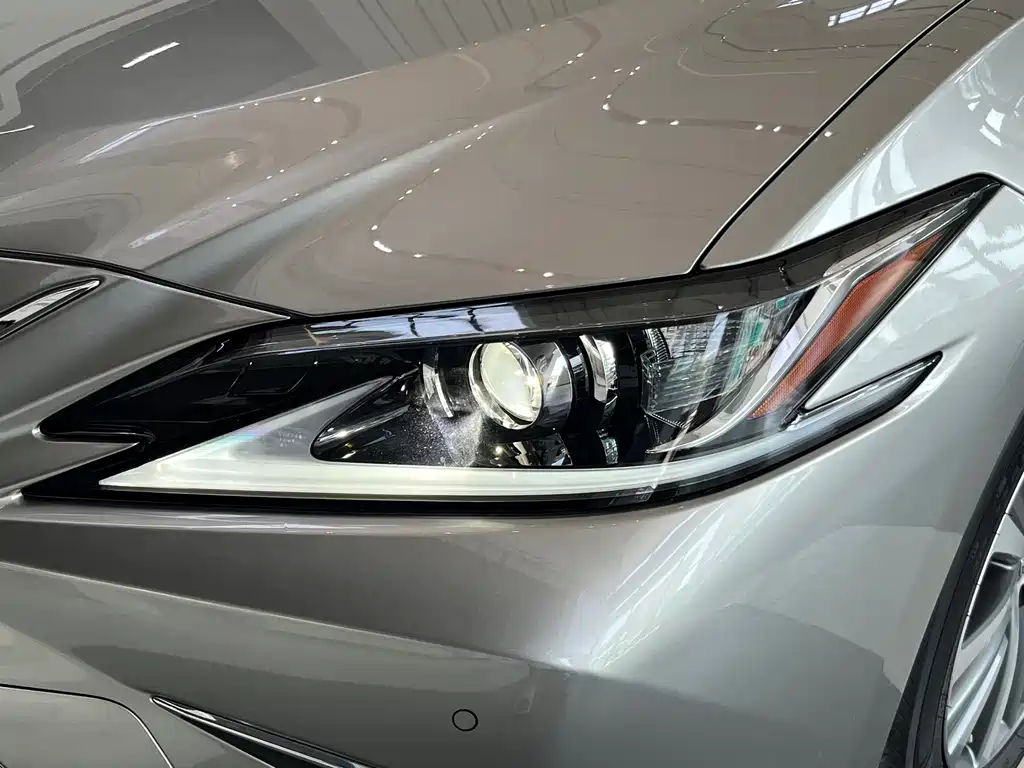 Lexus ES — миниатюра 20