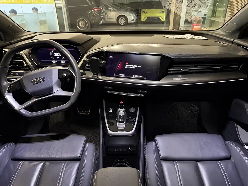 Audi Q4 e-tron — миниатюра 9