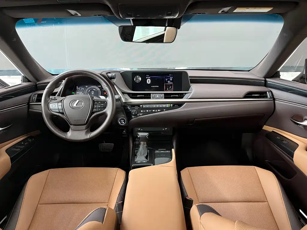 Lexus ES — миниатюра 8