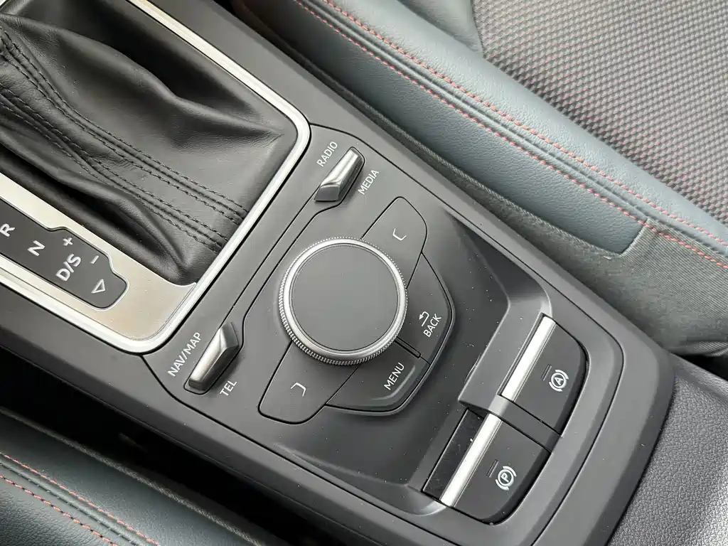 Audi Q2L — миниатюра 11