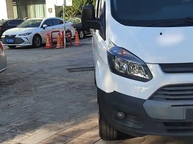 Ford Transit — миниатюра 10