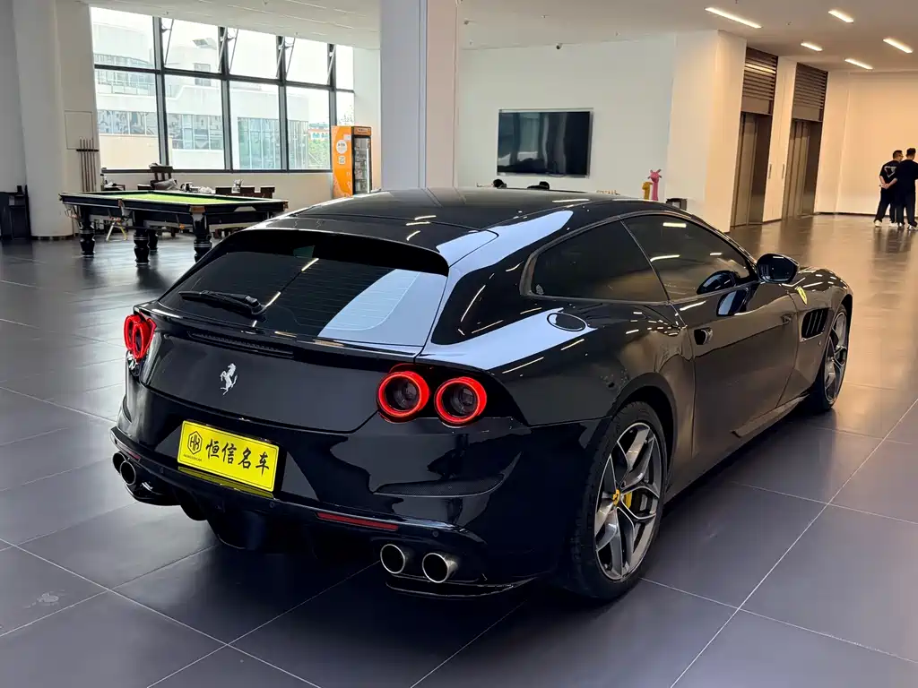 Ferrari GTC4Lusso — миниатюра 7