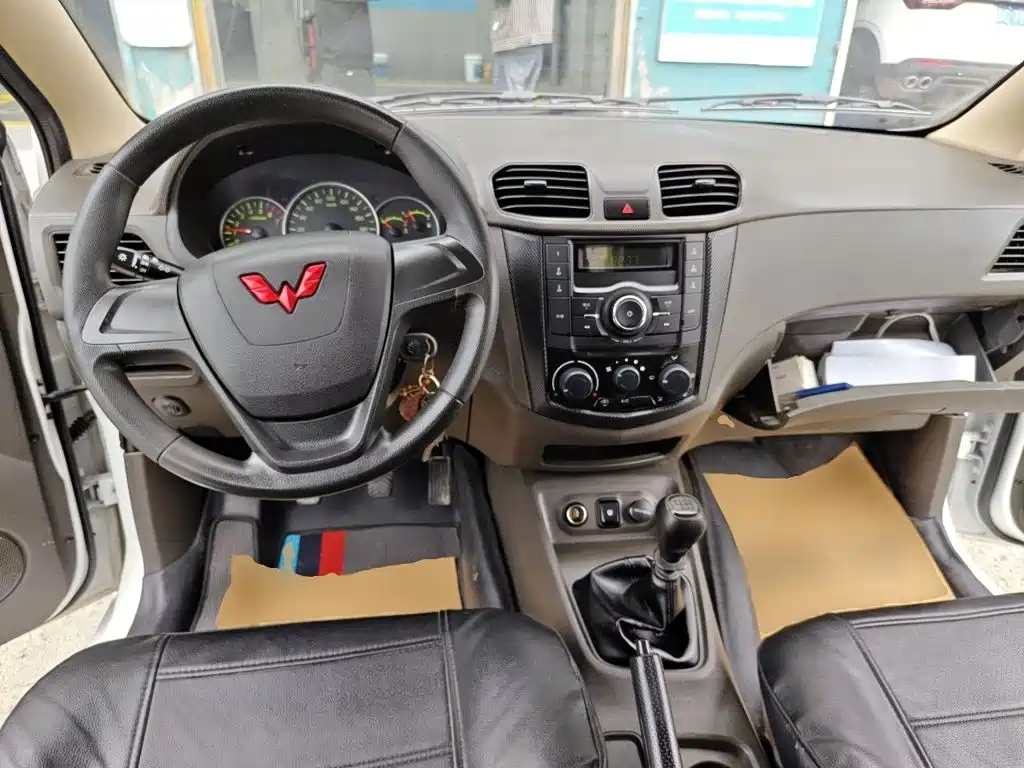 Wuling Hongguang — миниатюра 10