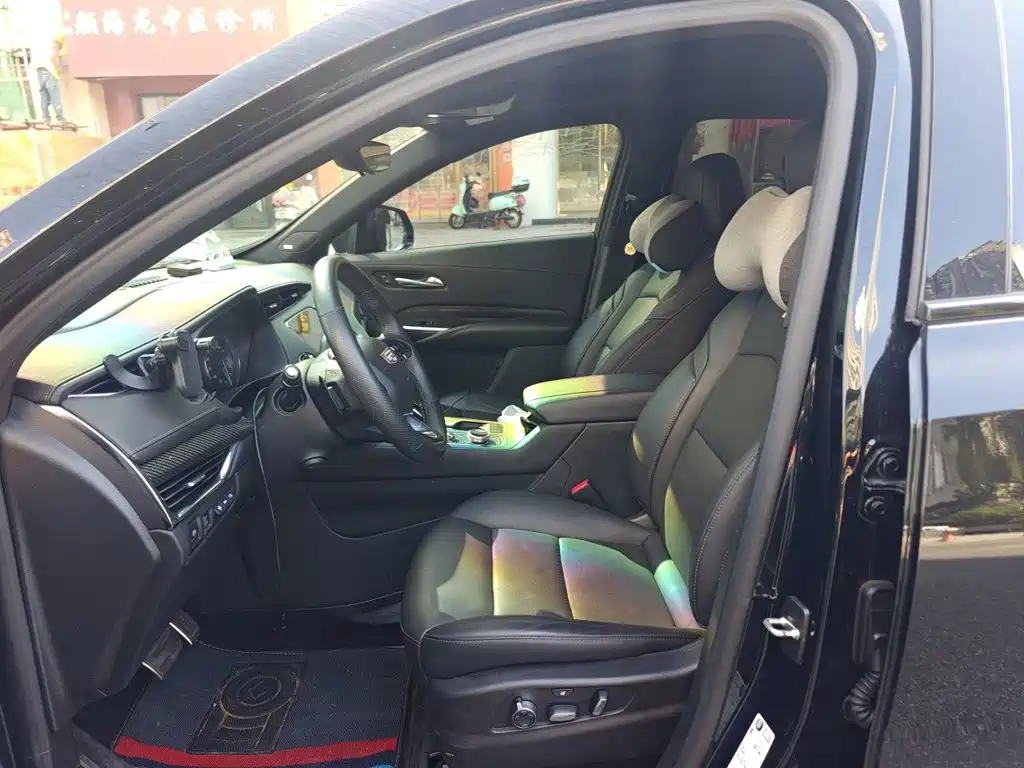 Cadillac XT4 — миниатюра 11