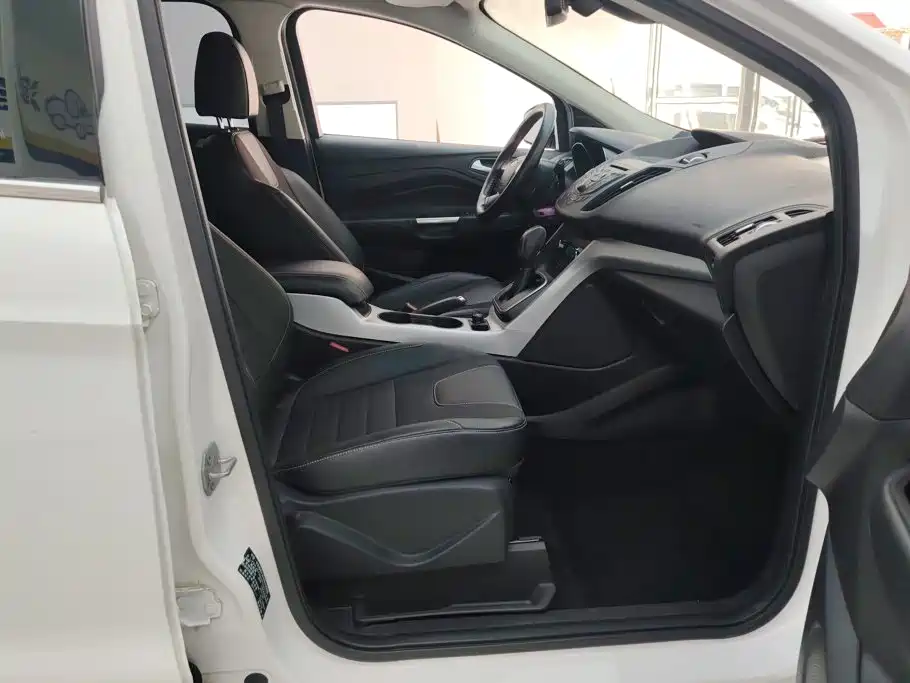 Ford Kuga — миниатюра 8
