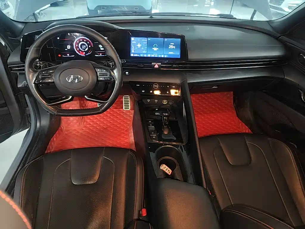 Hyundai Elantra — миниатюра 10