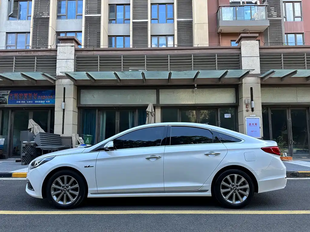 Hyundai Sonata — миниатюра 7