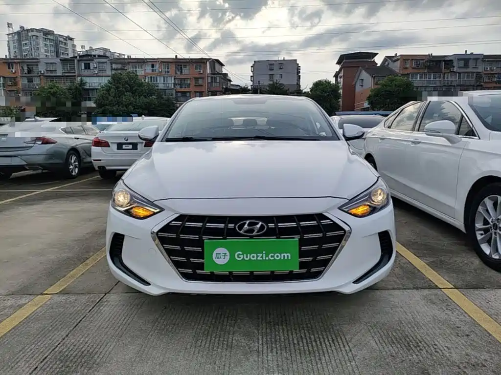 Hyundai Elantra — миниатюра 3