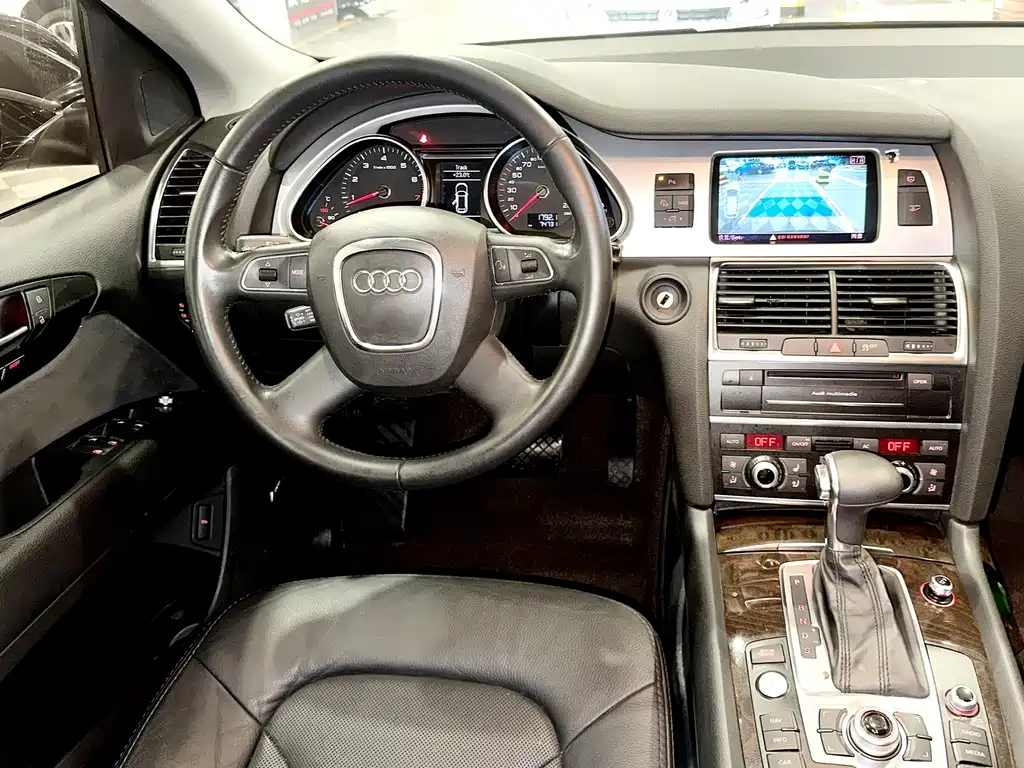 Audi Q7 — миниатюра 7