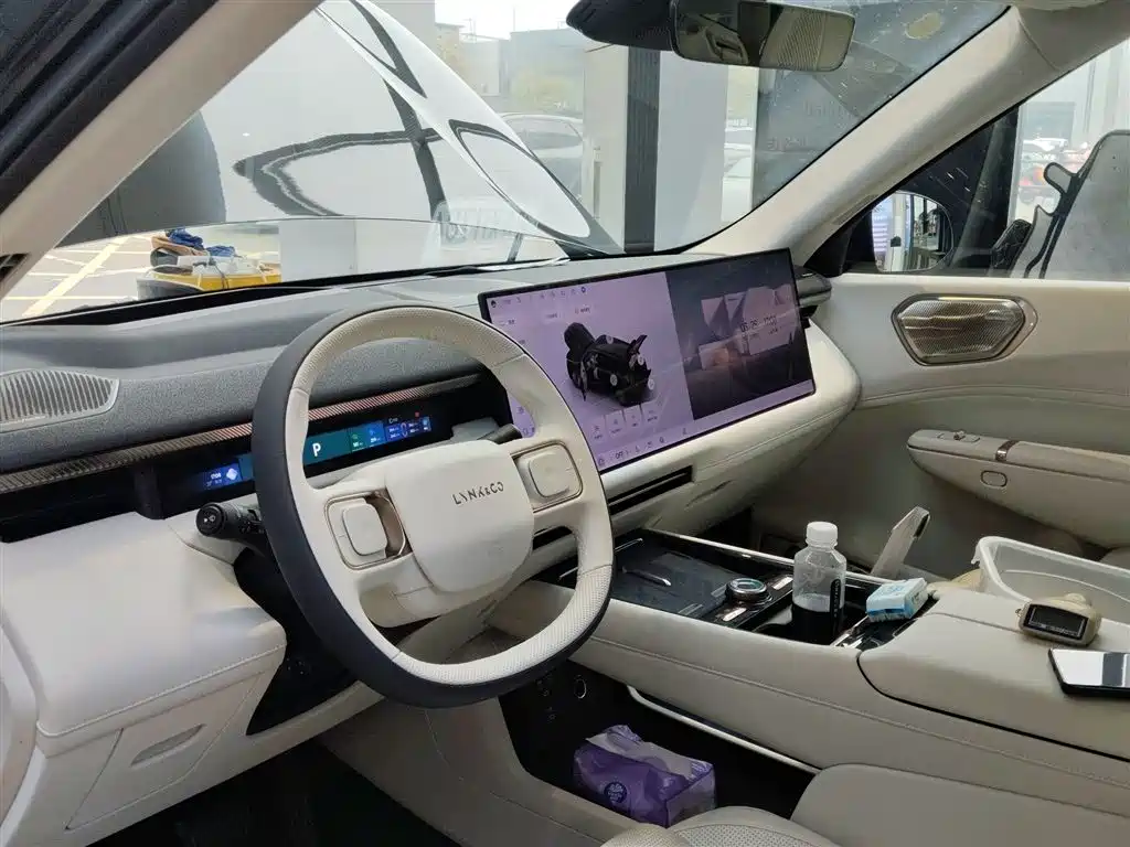 Lynk & Co 900 2025 2.0T 6 мест