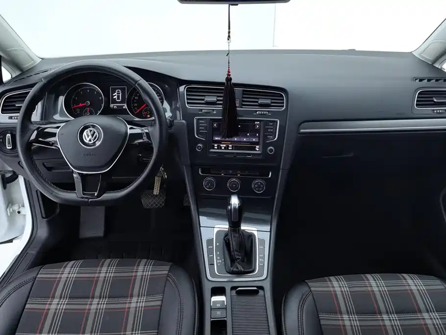 Volkswagen Golf — миниатюра 12