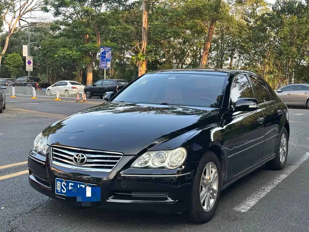Toyota Reiz