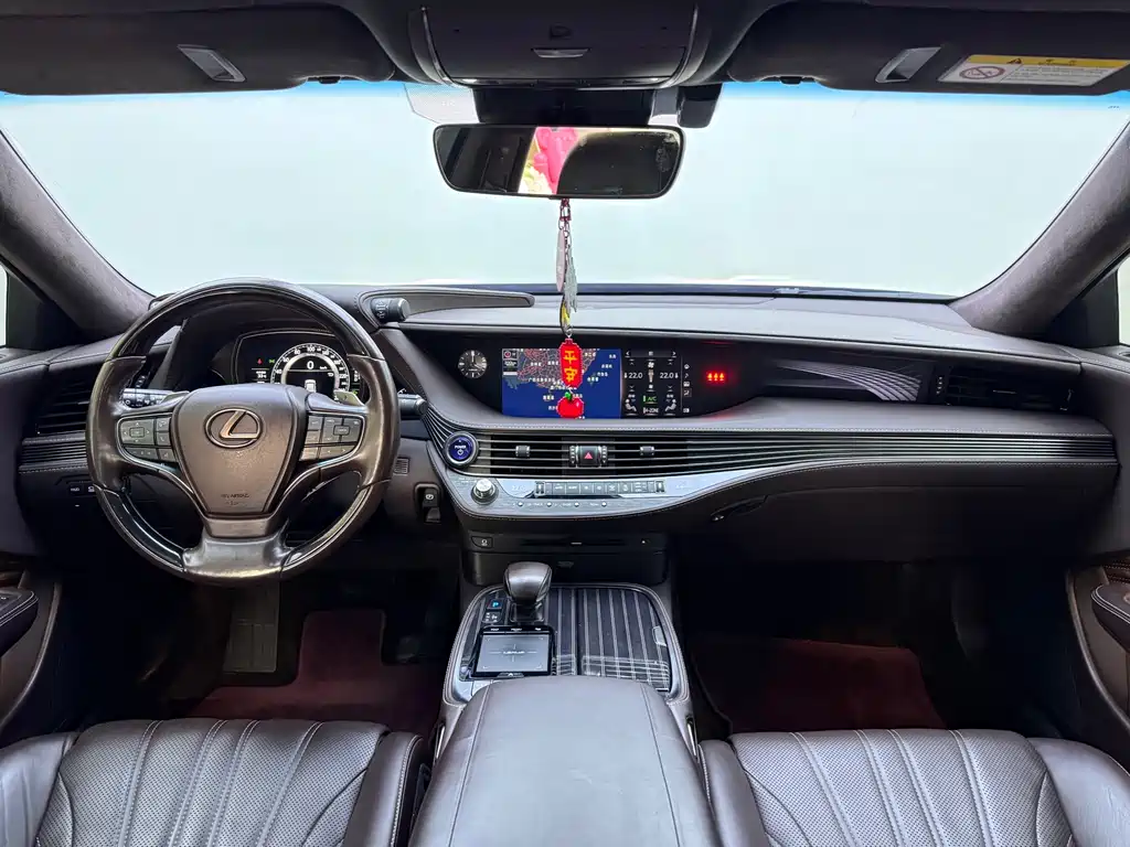 Lexus LS 2020 500h Luxury VI