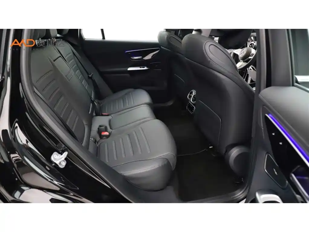 Mercedes-Benz GLC 2023 GLC 260 L 4MATIC 5 мест